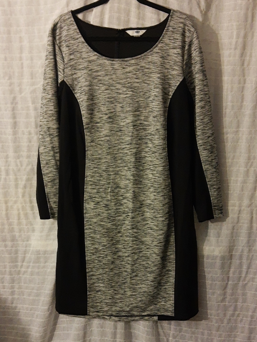 Old Navy Black & Grey Paneled Long-Sleeve Sheath Dress